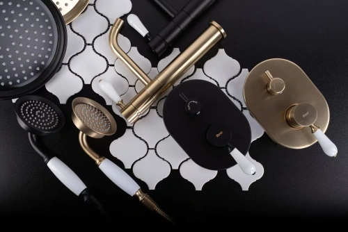 Смеситель для умывальника Rea Serra gold matt B1145