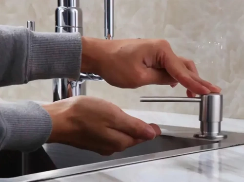 Дозатор для мыла Rea chrome round BAT-05004