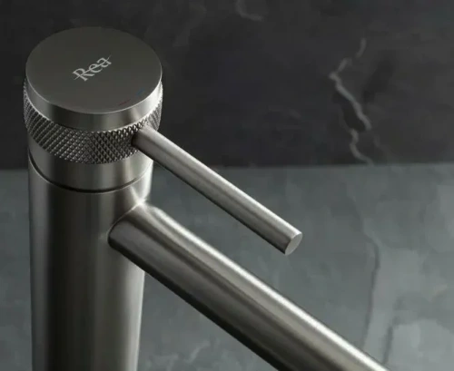 Смеситель для умывальника Rea Lungo Grip Tytan B8779