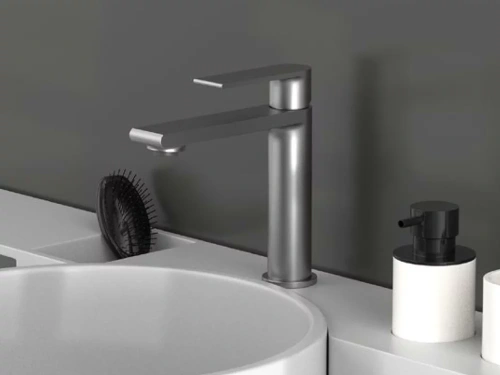 Смеситель для раковины Vincea Vogue VBF-1V1GM