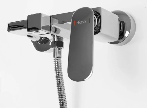 Смеситель для ванны Rea Berg Chrome B2037